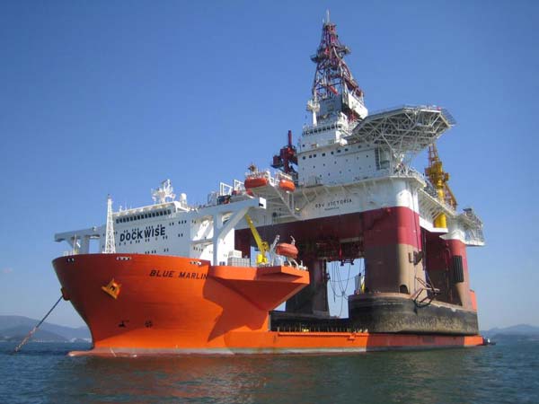 കപ്പലുകളെ കൊണ്ടുപോകുന്ന ഒരു ഒന്നൊന്നര കപ്പൽ!