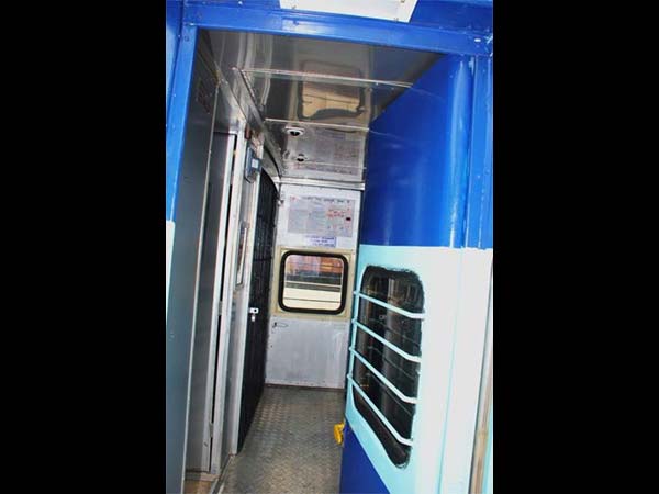  'മെയ്ക്ക് ഇൻ ഇന്ത്യ' ആഡംബര കോച്ചുകൾ വരവായി