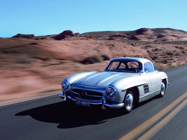 ഫ്യുവൽ ഇൻഞ്ചെക്ഷൻ സിസ്റ്റം ഉള്ള ആദ്യ കാർ-1955 മെഴ്സിഡസ് ബെൻസ് 300 എസ്എൽ