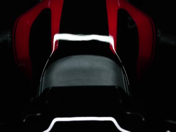 കപ്പലുരുക്കി ഒരു ബൈക്ക് നിർമാണം