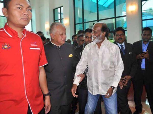 കബാലിയിൽ സ്റ്റൈൽ മന്നൻ രജനിക്കൊപ്പം ആസ്റ്റൺ മാർട്ടിനും