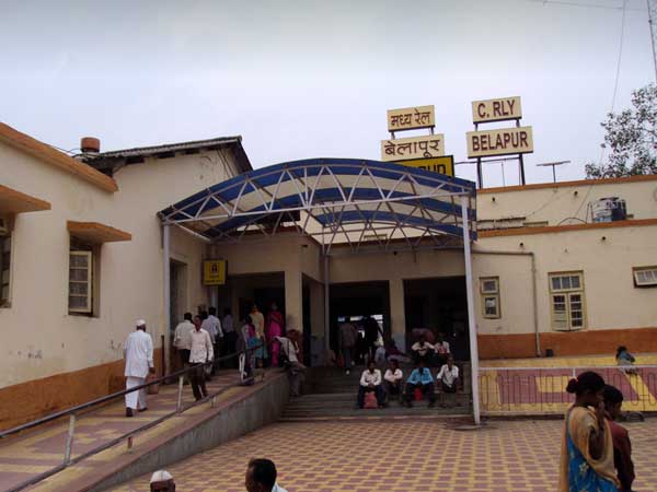  10. ഒരേ ലോക്കേഷനിലുള്ള രണ്ട് സ്റ്റേഷനുകൾ