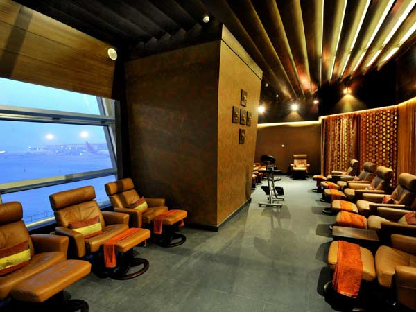 ദില്ലി വിമാനത്താവളത്തിന് ഒരു പൊൻ തൂവൽക്കൂടി