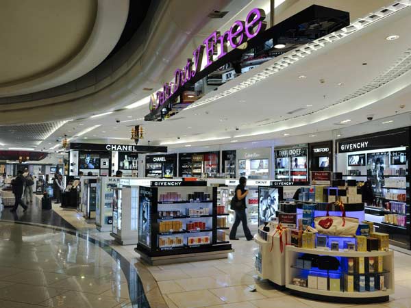 ദില്ലി വിമാനത്താവളത്തിന് ഒരു പൊൻ തൂവൽക്കൂടി