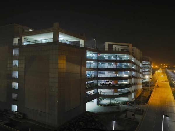 ദില്ലി വിമാനത്താവളത്തിന് ഒരു പൊൻ തൂവൽക്കൂടി