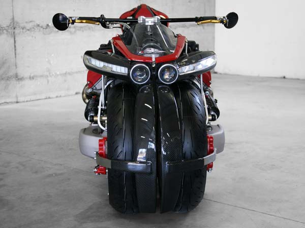 മസെരാട്ടി എൻജിൻ ഘടിപ്പിച്ച ഭീമൻ ക്വാഡ് ബൈക്ക്