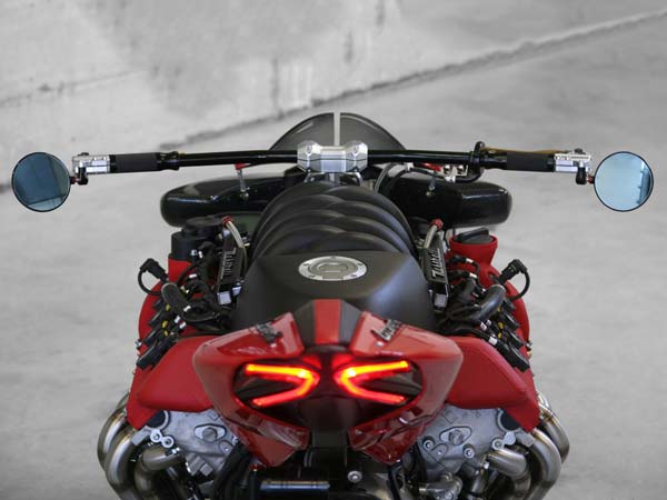 മസെരാട്ടി എൻജിൻ ഘടിപ്പിച്ച ഭീമൻ ക്വാഡ് ബൈക്ക്