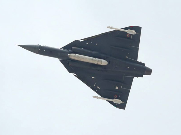 2016 ഡിഫൻസ് എക്സ്പോയിൽ കരുത്ത് തെളിയിച്ചുകൊണ്ട് ഇന്ത്യ