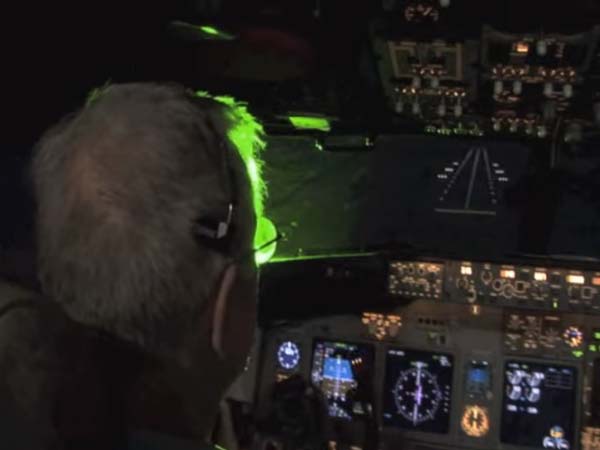 ലേസർ ആക്രമണം; പൈലറ്റും യാത്രക്കാരും നേരിടുന്ന പുതിയ ഭീഷണി