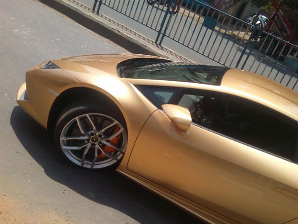 ഇന്ത്യയിലെത്തിയ സ്വർണ ഹുറാകാൻ സ്വന്തമാക്കിയ ആദ്യ വനിത