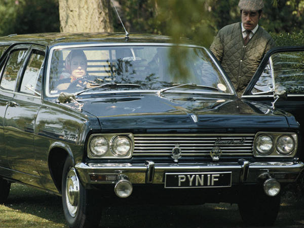 ബ്രിട്ടൺ രാജ്ഞിയുടെ തൊണ്ണൂറാം പിറന്നാളിന് മാറ്റുരയ്ക്കാൻ റേഞ്ച് റോവറും