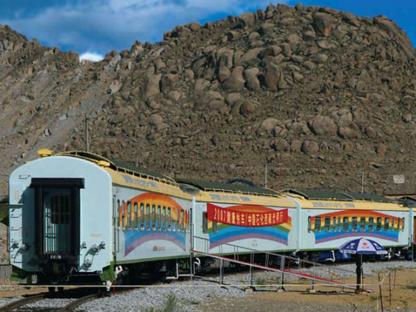 ഇന്ത്യയുടെ അഭിമാനമായ ലോകത്തിലെയാദ്യത്തെ ഹോസ്പിറ്റൽ ട്രെയിൻ