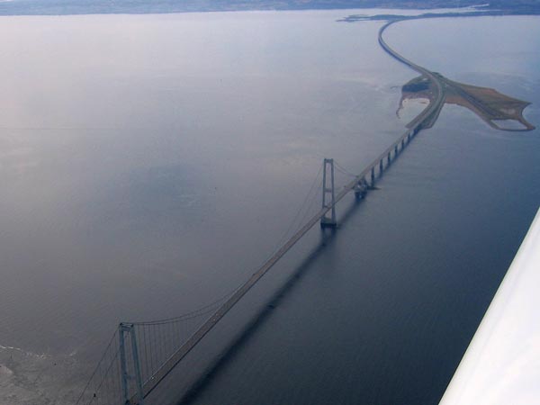 ഏഷ്യയിലെ ഏറ്റവും വലിയ തൂക്കുപാലം ചൈനയിൽ