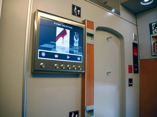 മാറ്റങ്ങൾക്കൊരുങ്ങി ഇന്ത്യൻ റെയിൽവേ അത്യാഡംബര കോച്ചുകളിറക്കി