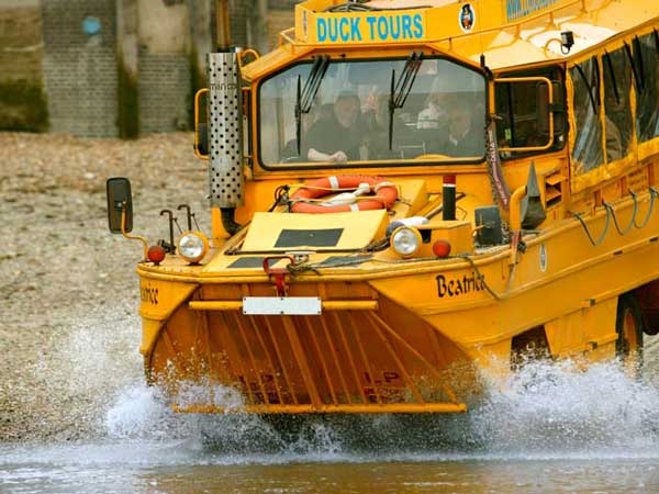 ആംഫീബിയസ് ബസ് മൂന്ന് മാസത്തിനുള്ളിൽ ഇന്ത്യയിലും