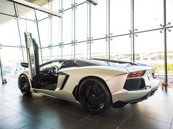 ലോകത്തിലെ ഏറ്റവും വലിയ ലംബോർഗിനി ഷോറൂം ദുബായിൽ