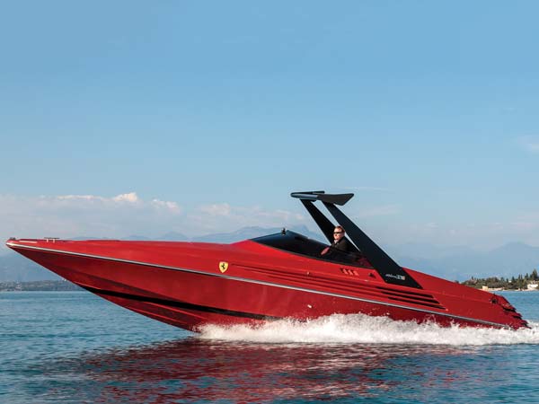 തൊണ്ണൂറുകളിലെ ഫെരാരി സ്പീഡ്ബോട്ട് ലേലത്തിന്