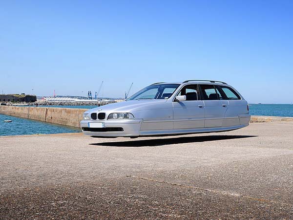 ഈ ഫ്ലയിംഗ് കാറുകൾ ഭാവിയുടെ വാഗ്ദാനമോ?