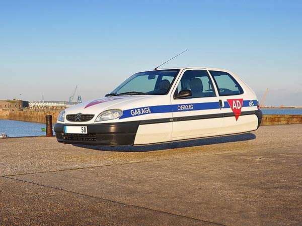 ഈ ഫ്ലയിംഗ് കാറുകൾ ഭാവിയുടെ വാഗ്ദാനമോ?