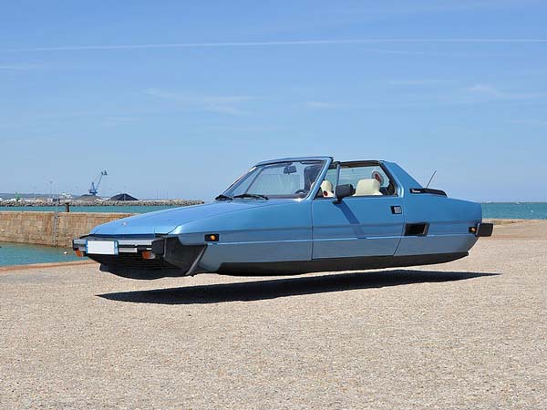 ഈ ഫ്ലയിംഗ് കാറുകൾ ഭാവിയുടെ വാഗ്ദാനമോ?