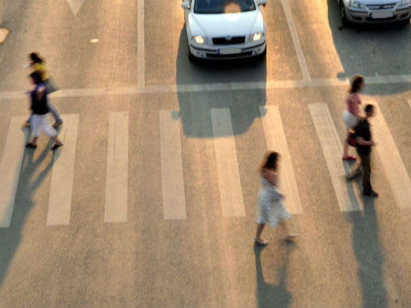 കാൽനടയാത്രക്കാരെ ആര് ശ്രദ്ധിക്കാൻ?