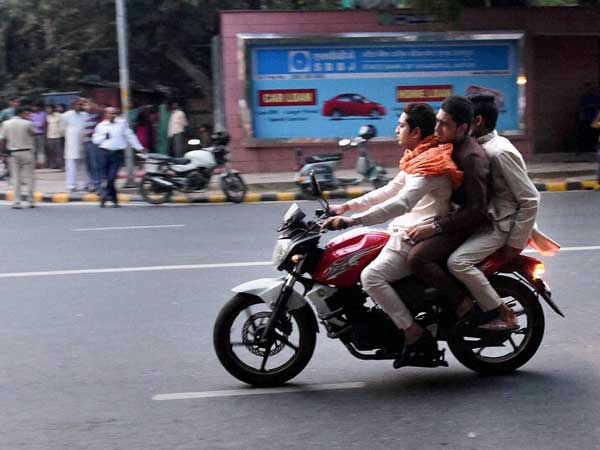  ട്രാഫിക് നിയമം തെറ്റിച്ചാൽ ശിക്ഷ മുടി മുറിക്കൽ