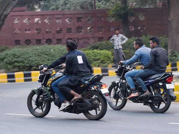  ട്രാഫിക് നിയമം തെറ്റിച്ചാൽ ശിക്ഷ മുടി മുറിക്കൽ