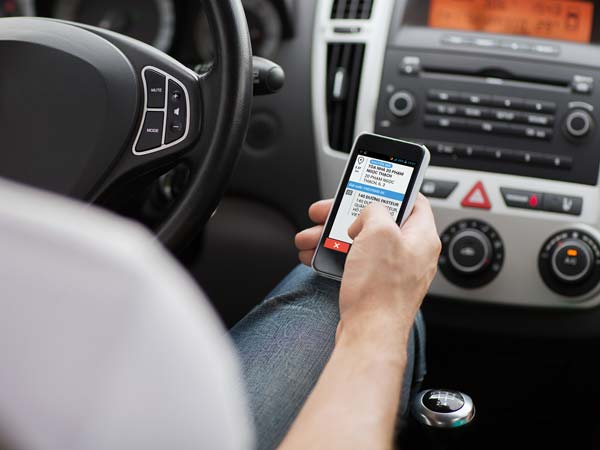 ലൈസൻസില്ലാതെയും വണ്ടിയോടിക്കാമത്രെ! ആപ്പ് ഒരു ആപാകുമോ?