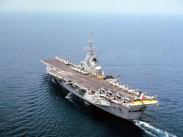 വിമാനവാഹിനിക്കപ്പലും അജ്ഞാതമായ കാര്യങ്ങളും