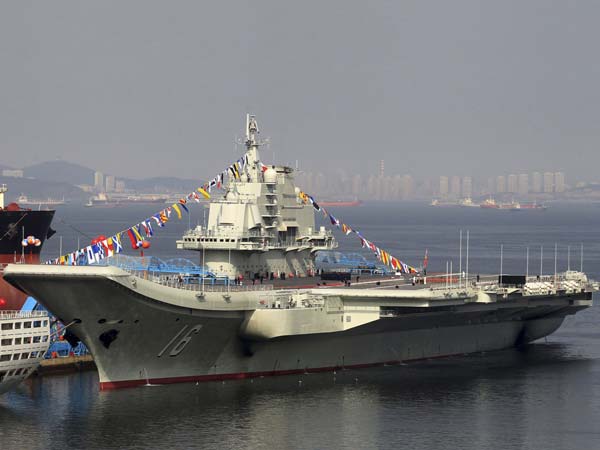 വിമാനവാഹിനിക്കപ്പലും അജ്ഞാതമായ കാര്യങ്ങളും