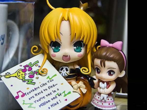 ടീച്ചർക്ക് നഴ്സറി കുട്ടിയുടെ വക ബെൻസ് കാർ, എന്തൊരു ഭാഗ്യം!