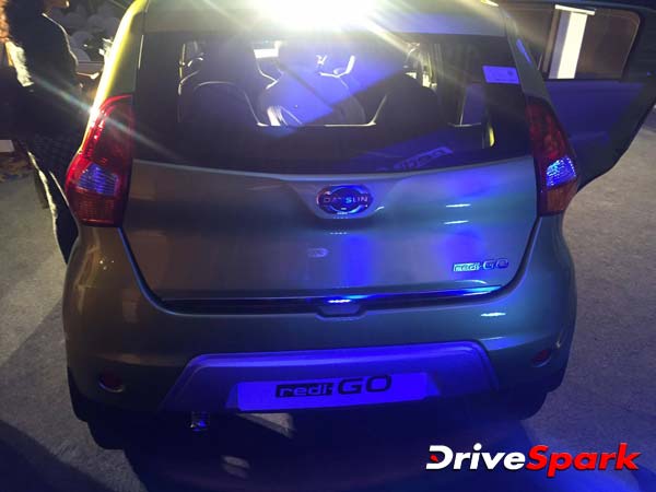 അതിശയിപ്പിക്കുന്ന വിലയ്ക്ക് ഡാറ്റ്സൻ റെഡി-ഗോ വിപണിയിൽ