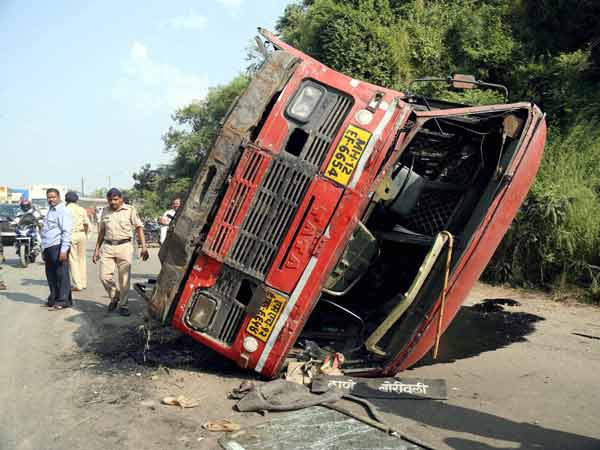 വാഹനങ്ങൾ സുരക്ഷിതമല്ലെങ്കിൽ നിർമാതാക്കൾക്ക് 100 കോടി പിഴ