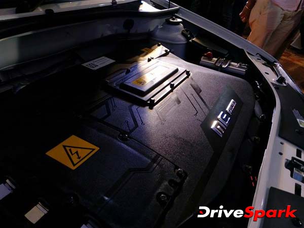 ഇ-വെരിറ്റോ; ഇലക്ട്രിക് കാറുമായി മഹീന്ദ്ര ഒരുപടി മുന്നിൽ