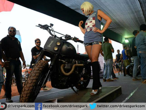 മക്കളെ, അലമ്പ് വേഷത്തിൽ പോയാലൊന്നും ബൈക്ക് കിട്ടൂല!