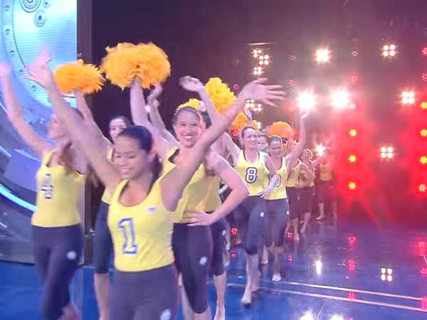 20സുന്ദരികളും സ്മാർട് കാറും ഗിന്നസ് റെക്കോർഡിലേക്ക്; വീഡിയോ കാണാം