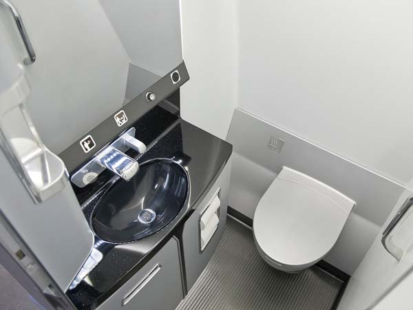 ബോയിംഗിനും എയർബസിനും വെല്ലുവിളിയായി റഷ്യൻ വിമാനം