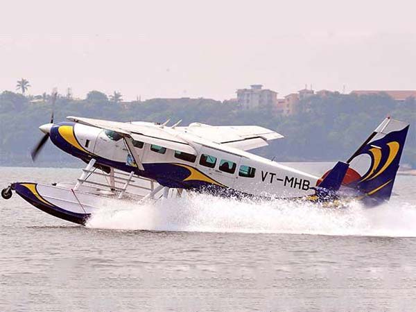 ഗതാഗതം മെച്ചപ്പെടുത്താൻ ദില്ലിയിൽ സീപ്ലെയിൻ, കേരളത്തിലേക്കെന്ന്?