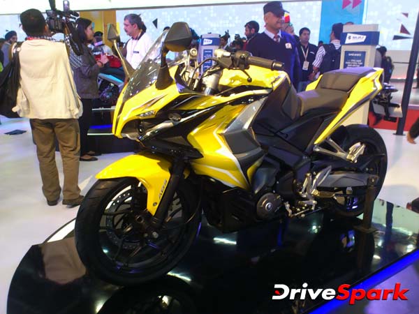 2. ബജാജ് പൾസർ ആർഎസ്400