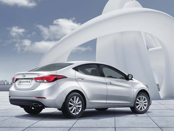 01. ഹ്യുണ്ടായ് ഇലാൻട്ര