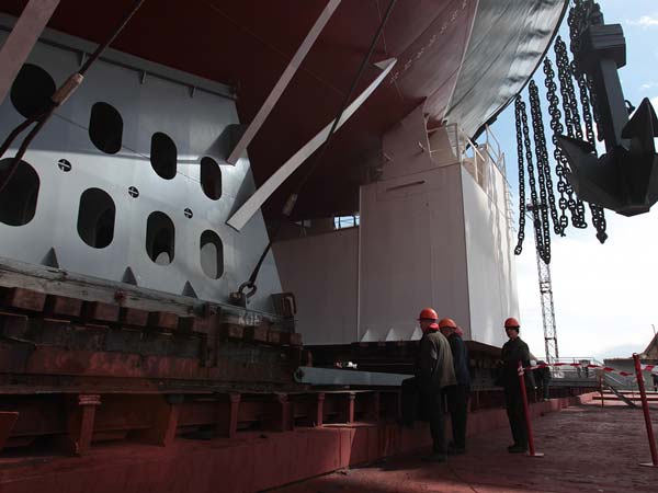 റഷ്യയുടെ ആദ്യ മിലിട്ടറി ഐസ്ബ്രേക്കർ പുറത്തിറങ്ങി