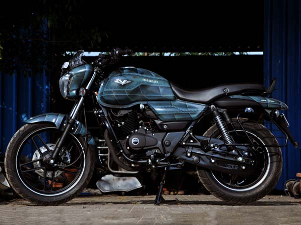 ദേശസ്നേഹം പ്രകടിപ്പിച്ച് ബജാജ് വി മറ്റൊരു രൂപത്തിൽ