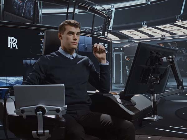 ചരക്കു കപ്പലുകൾക്ക് പുതിയ മാനം നൽകി റോയിസ് റോൾസ്