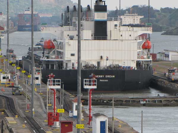 ആധുനിക എഞ്ചിനിയറിങിനെ അമ്പരിപ്പിക്കുന്ന പനാമ കനാൽ അത്ഭുദം