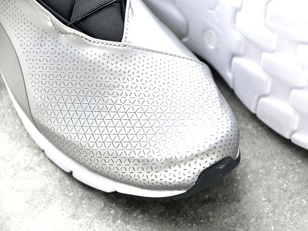 കാർ ശൈലിയുള്ള 'ഷൂ' പ്യൂമയുടെ ഒരു കാല്പനിക ഡിസൈൻ