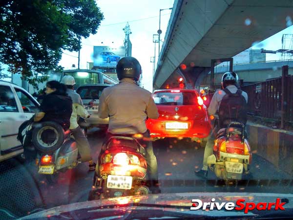 ഹെൽമെറ്റില്ലെങ്കിൽ ഇനി പെട്രോളും ഇല്ല കേരളത്തിൽ...