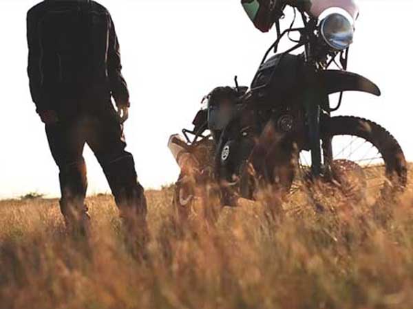 എൻജിൻ തകരാർ ഹിമാലയനെ തിരിച്ച് വിളിക്കുന്നു...