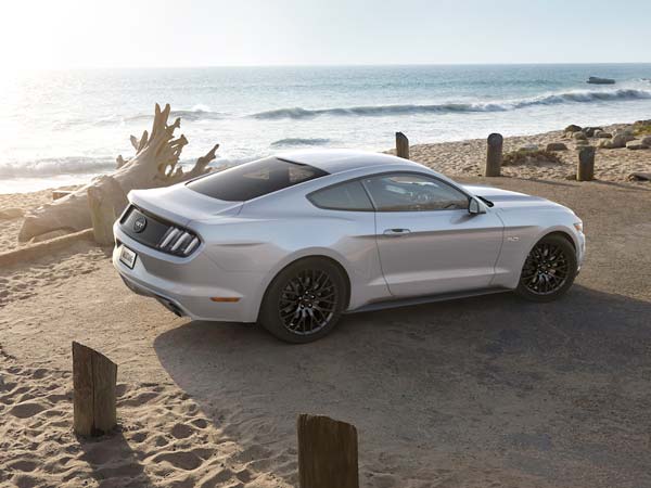 യുവാക്കളെ ഹരം കൊള്ളിക്കാൻ ഫോഡ് മസ്‌താങ് ഇന്ത്യയിൽ