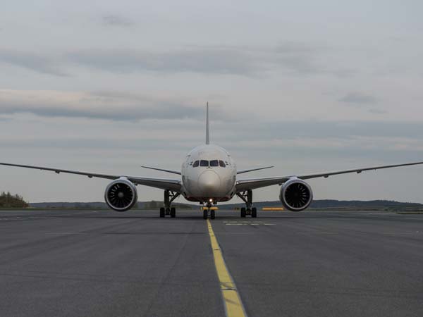 എയർ ഇന്ത്യയിൽ പറക്കൂ ട്രെയിൻ നിരക്കിൽ!!!