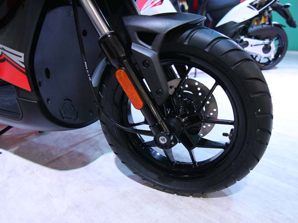 ലോഞ്ചിനു മുൻപെ അപ്രീലയ സ്കൂട്ടറിന്റെ വിലവിവരങ്ങൾ പുറത്ത്